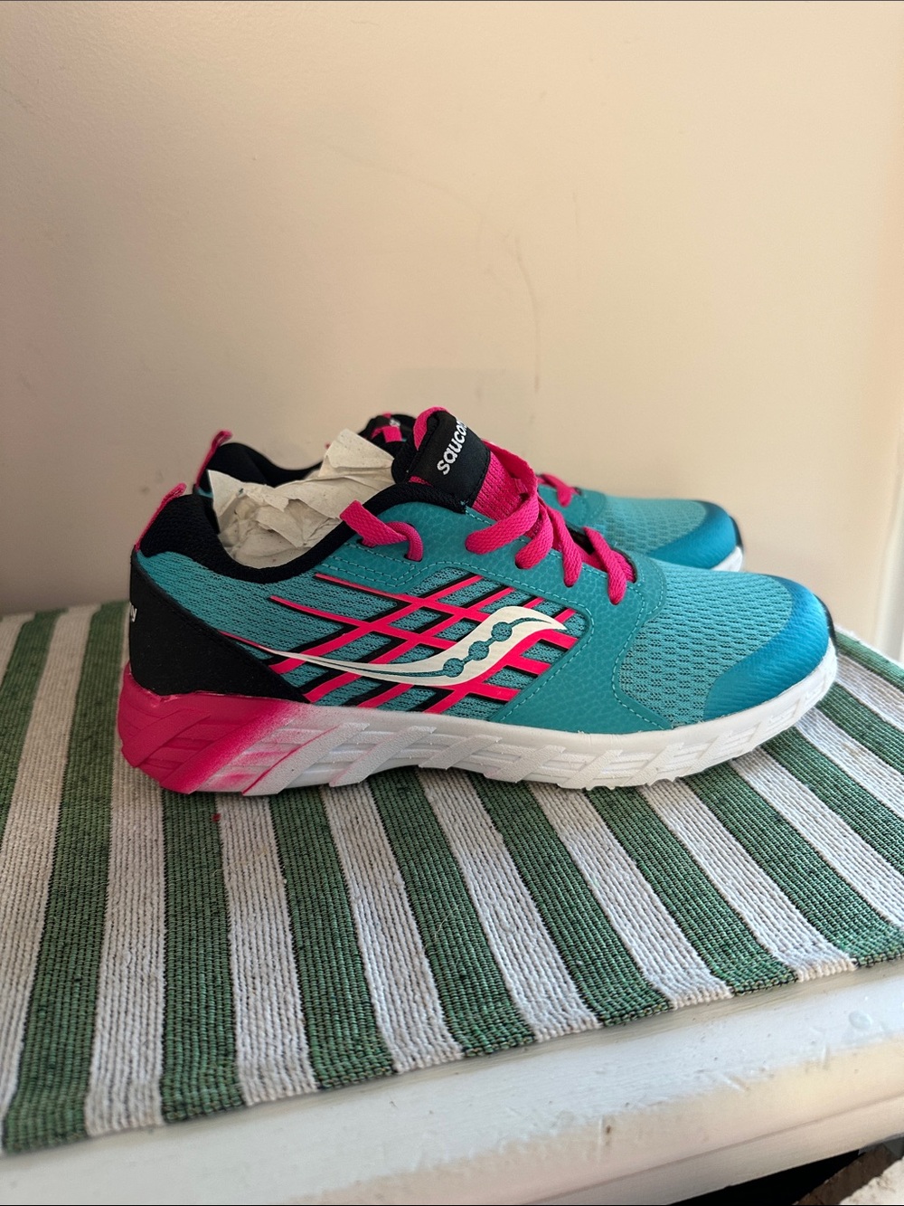 Saucony Teal and Hot Pink Girl’s Running Shoes